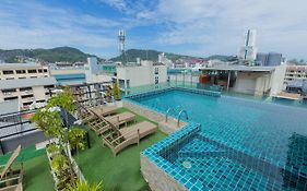 ป่าตองบุรี รีสอร์ต โฮเต็ล